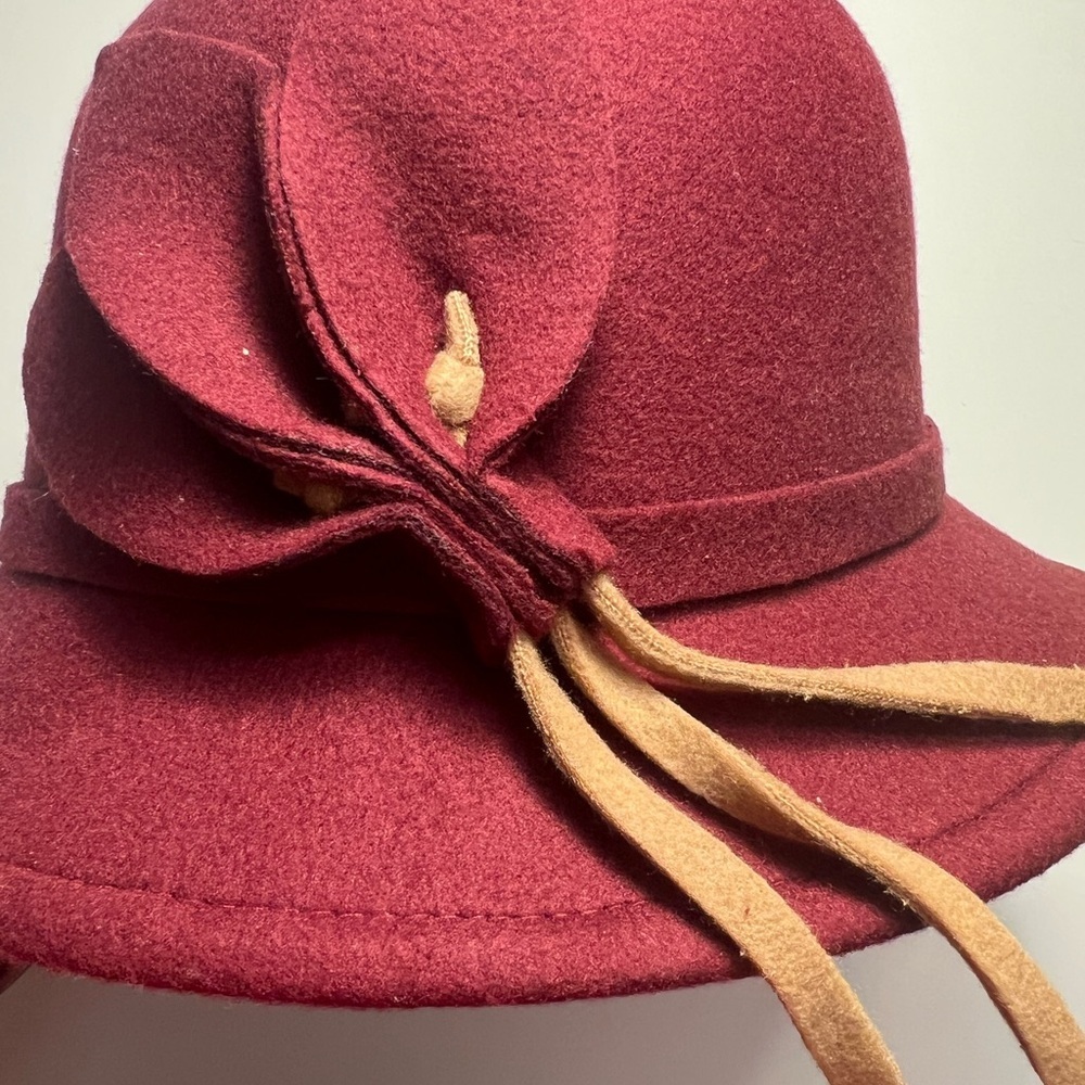 Elegant Burgundy & Tan Cloche Hat with Decorative Detail | Vintage-Inspired Fall - Picture 3 of 10